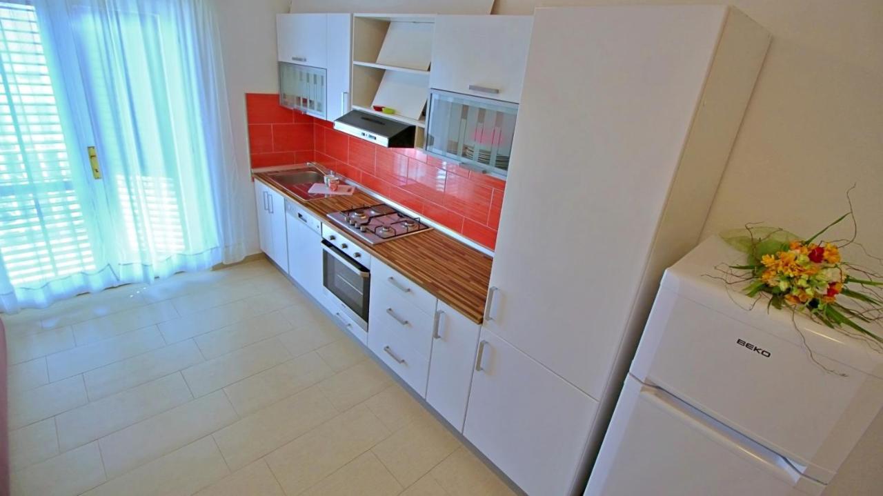 Apartments Iko Omiš Kültér fotó