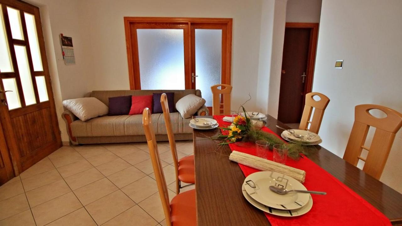 Apartments Iko Omiš Kültér fotó